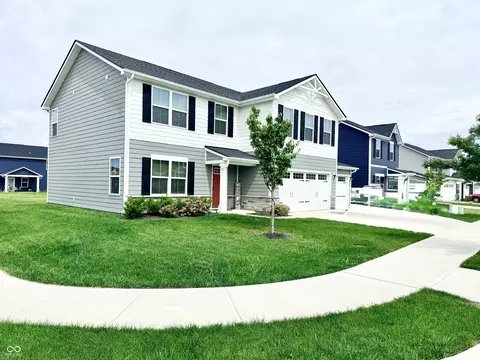 2216 Holiday Creek Dr, Whitestown, IN 46075