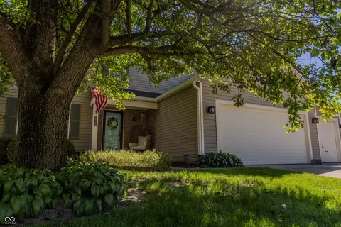 9923 S Redmond Ct, Indianapolis, IN 46236