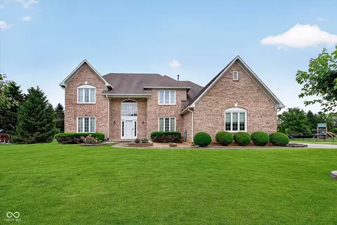 14477 Whisper Wind Dr, Carmel, IN 46032