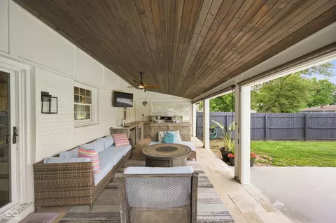 Exterior - 10655 E 98th St, Fishers, IN 46037 photo 5 of 11