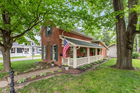 498 W Main St, Danville, IN 46122