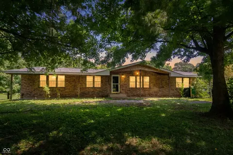 1227 Holmes Rd, Lebanon, IN 46052