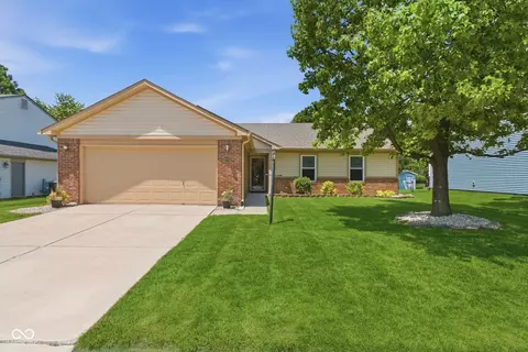 12536 Trophy Dr, Fishers, IN 46038