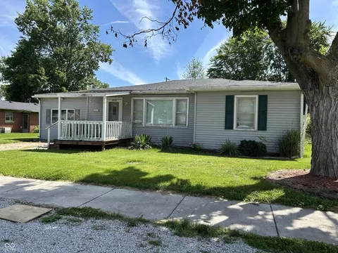 2002 Barton Ave, Terre Haute, IN 47802