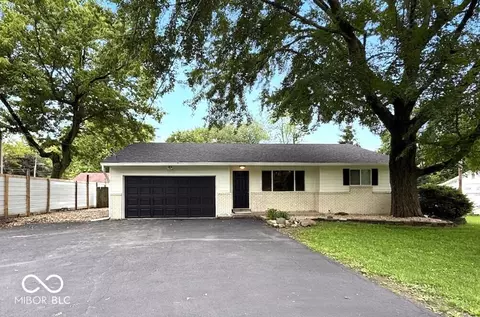 8721 Camby Rd, Camby, IN 46113