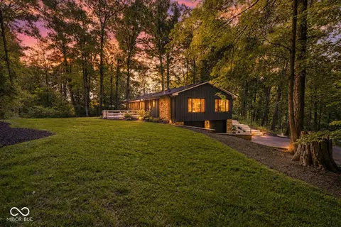 9220 Sandbury Rd, Indianapolis, IN 46256