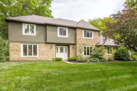 1030 Maxwell Ln, Zionsville, IN 46077