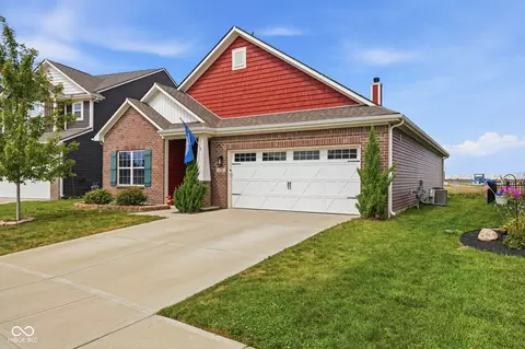 5412 Maywood Dr, Whitestown, IN 46075