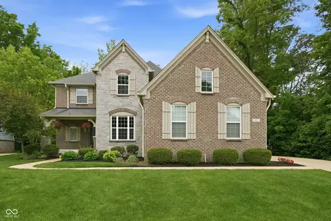 2837 E High Grove Cir, Zionsville, IN 46077