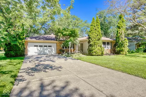 8230 Shadow Cir, Indianapolis, IN 46260
