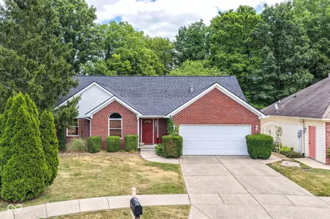 4257 W Summerhaven Dr, New Palestine, IN 46163