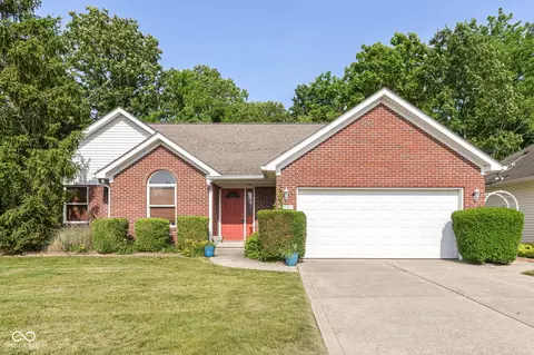 4257 W Summerhaven Dr, New Palestine, IN 46163