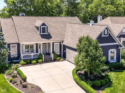 10655 Sunset Point Ln, Fishers, IN 46037