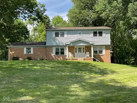 15830 E Lake Shore Dr N, Hope, IN 47246