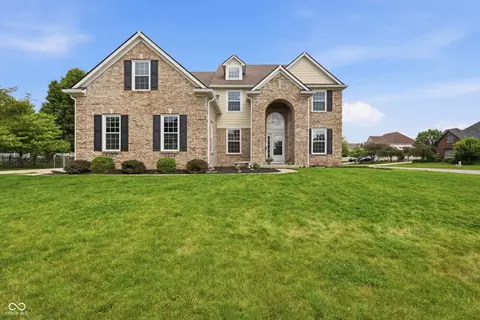 14703 Newport Dr, Westfield, IN 46074