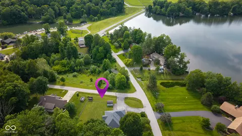4231 E Lakeview Dr, Martinsville, IN 46151