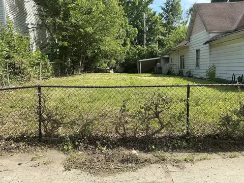 1047 Eugene St, Indianapolis, IN 46208 photo 2