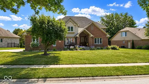 1772 Wedgewood Dr, Greenwood, IN 46143