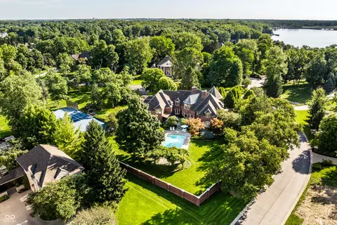 290 Breakwater Dr, Fishers, IN 46037