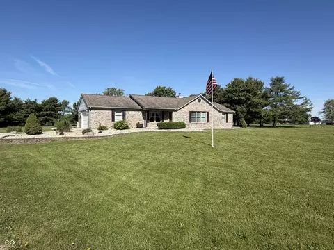 1136 Holmes Rd, Lebanon, IN 46052