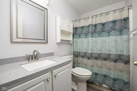 Bath - 10542 Cedar Dr, Fishers, IN 46037 photo 2 of 2