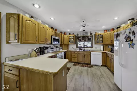 Kitchen - 6702 E 96th St, Fishers, IN 46038 photo 1 of 5