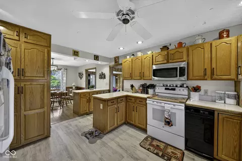 Kitchen - 6702 E 96th St, Fishers, IN 46038 photo 5 of 5