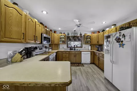 Kitchen - 6702 E 96th St, Fishers, IN 46038 photo 2 of 5