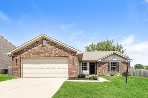 9790 Stonewall Ln, Avon, IN 46123