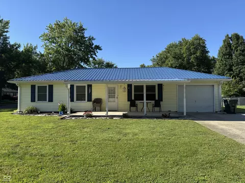 156 Hitchcock Dr, Hope, IN 47246
