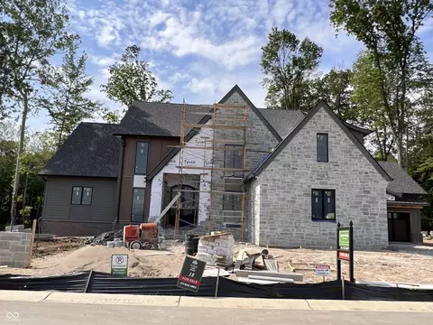 8313 Keeneland Rd, Zionsville, IN 46077