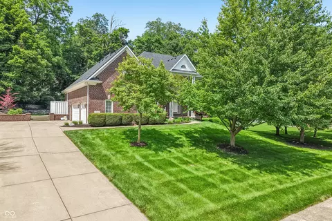 12069 Bayhill Dr, Carmel, IN 46033