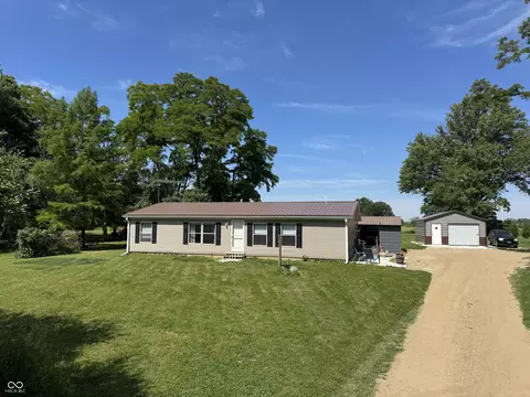 1404 N Dry Run Rd, Veedersburg, IN 47987