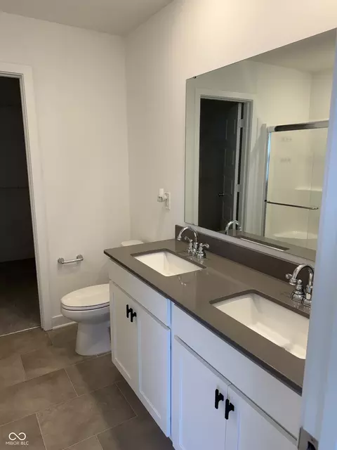 Bath - 11464 Basalt Dr, Indianapolis, IN 46239 photo 2 of 4