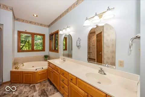 Bath - 1663 Walnut Trce, Greenfield, IN 46140 photo 1 of 5