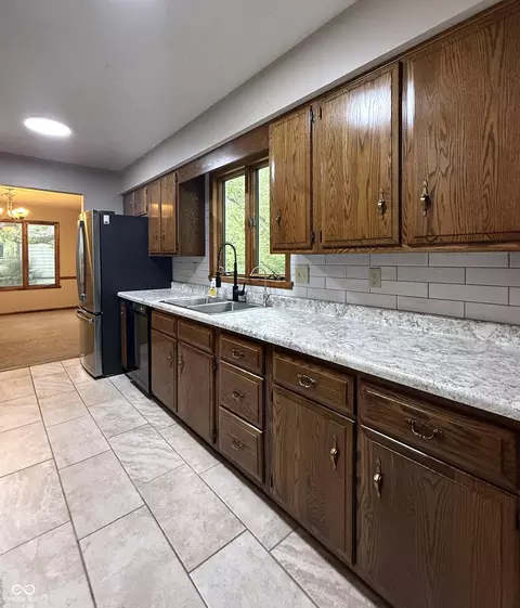 Kitchen - 649 Elm Dr, Plainfield, IN 46168 photo 2 of 4
