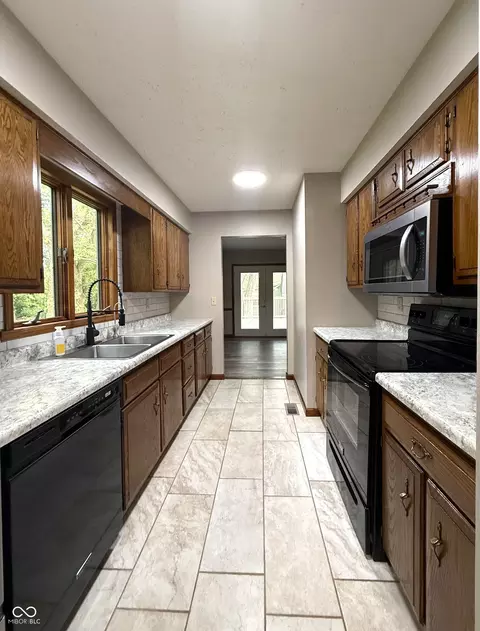 Kitchen - 649 Elm Dr, Plainfield, IN 46168 photo 1 of 4
