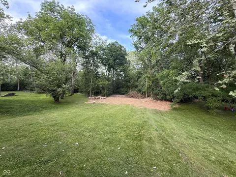 Exterior - 649 Elm Dr, Plainfield, IN 46168 photo 6 of 12
