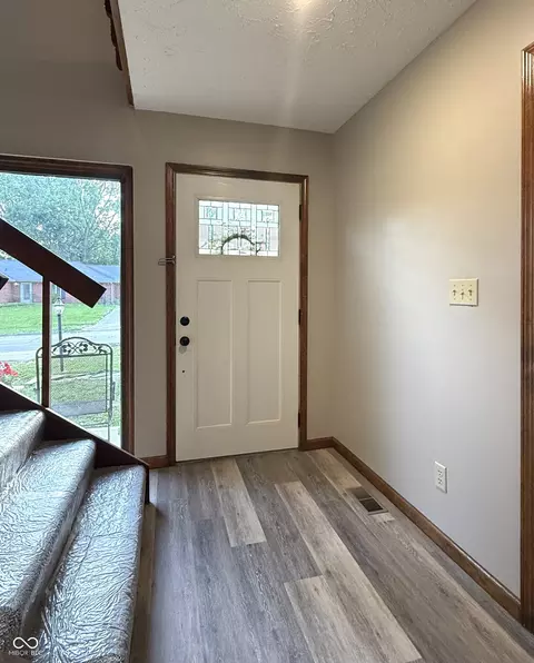 Entry Way - 649 Elm Dr, Plainfield, IN 46168 photo 1 of 4