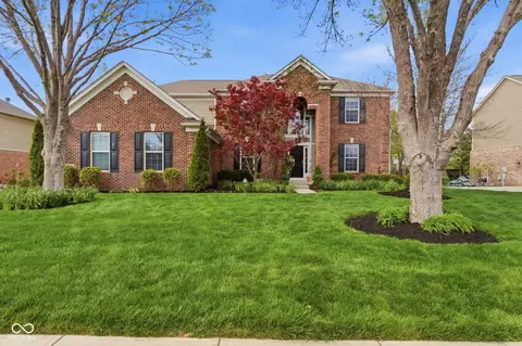 3868 Castle Rock Dr, Zionsville, IN 46077