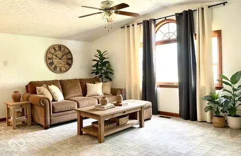 785 Deer Run, Orleans, IN 47452