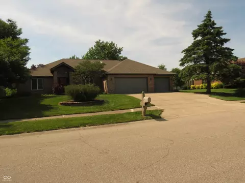 1136 N Manchester Dr, Greenfield, IN 46140