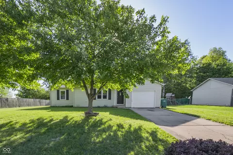 5381 Collett Dr E, Camby, IN 46113