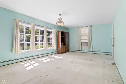 Living - 210 S West St, Pendleton, IN 46064 photo 11 of 13
