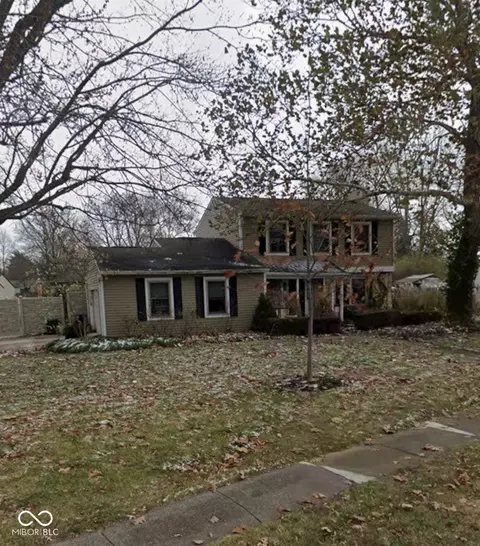 7915 Ridgegate West Dr, Indianapolis, IN 46268