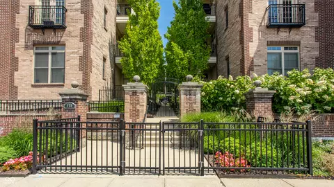 450 E Ohio St #207, Indianapolis, IN 46204