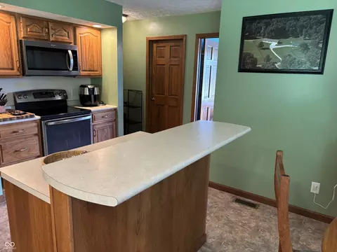 Kitchen - 1673 E 1550 N Rd, Covington, IN 47932 photo 1 of 3