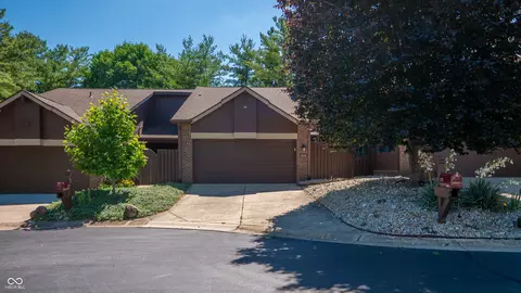 209 Brighton Ct, Greenwood, IN 46143