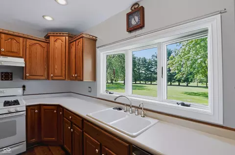 Kitchen - 5251 N 800 Rd E, Wilkinson, IN 46186 photo 3 of 3