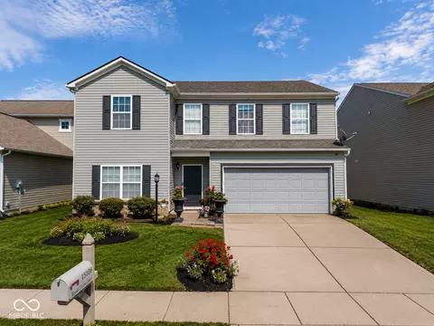 15108 Royal Grove Dr, Noblesville, IN 46060